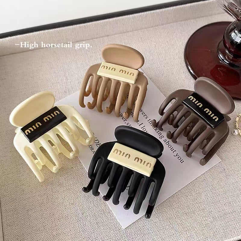 Milk Tea Color Mini Ponytail Claw Clip PS Material Boxed 盒装奶茶色英文配件马尾夹