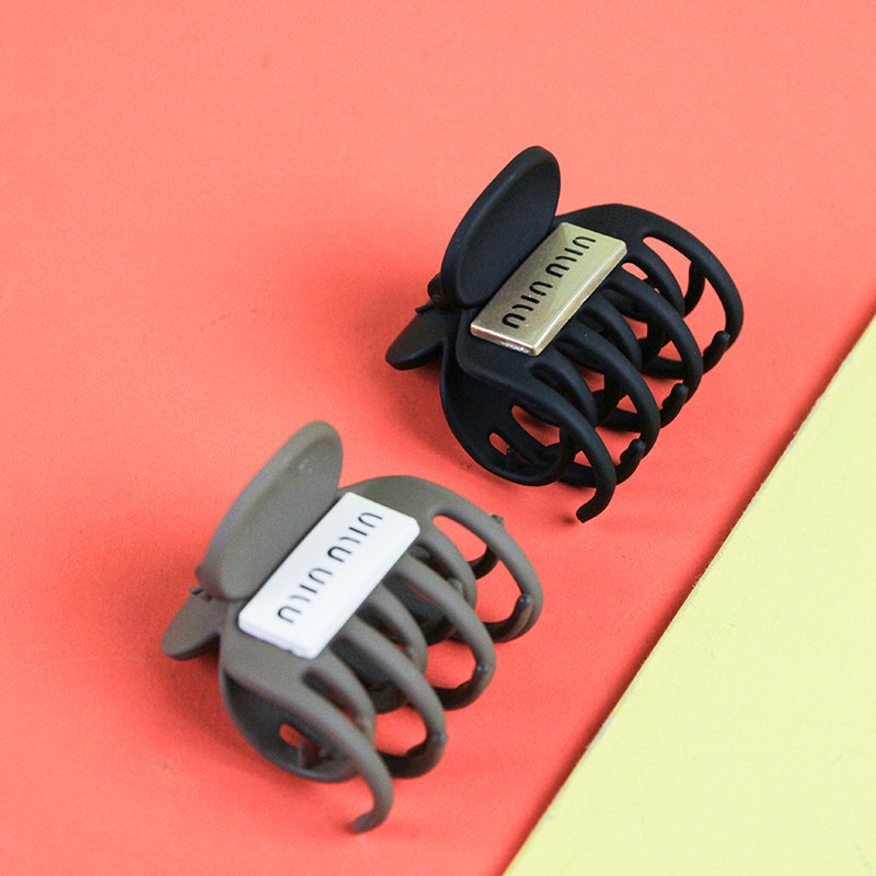 Milk Tea Color Mini Ponytail Claw Clip PS Material Boxed 盒装奶茶色英文配件马尾夹